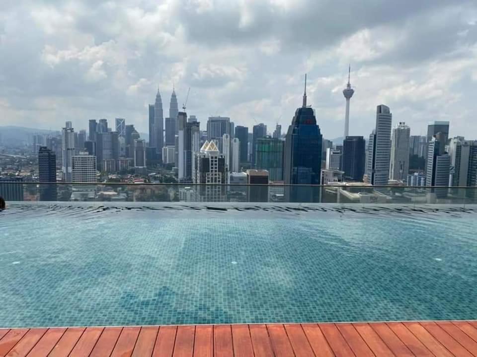 Wonderful Blue City View @Regalia Residence Kuala Lumpur Exterior foto